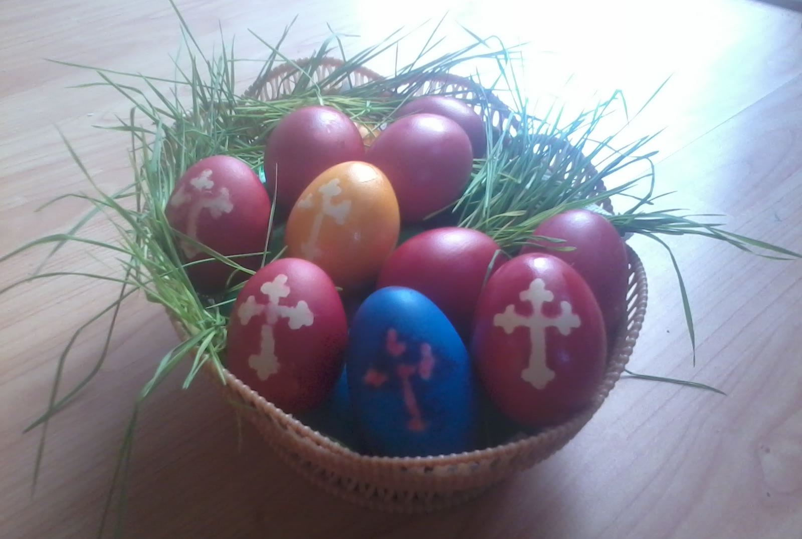 Cum faci decoratiuni deosebite pentru ouale de Pasti Cum faci decoratiuni deosebite pentru ouale de Pasti