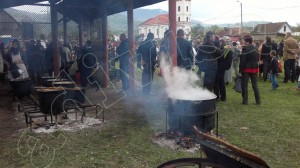 Pregătire mancare la nedeie