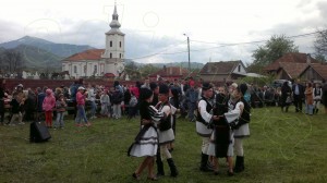 Dansuri populare la nedeia de la Taia - Petrila